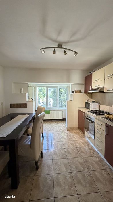 Apartament 2 camere, decomandat, dubla orientare, etaj 1, zona Nord
