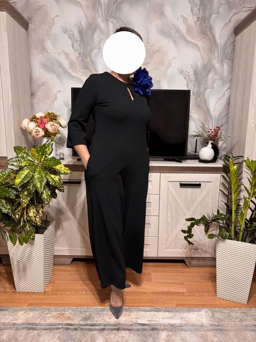 Продам женский классный комбез на выход можно есть праздник