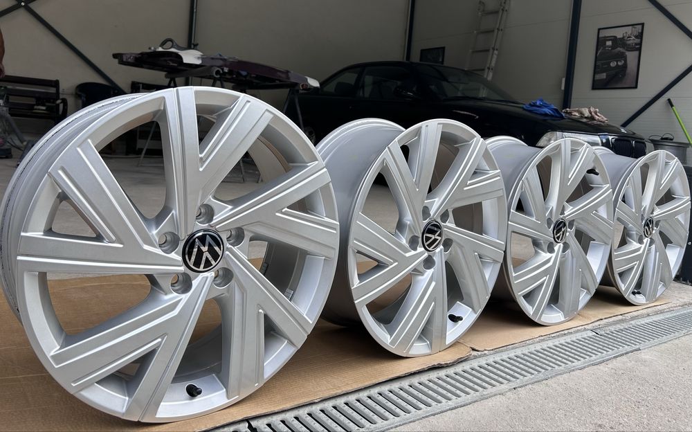 18 джанти Vw Golf 5,6,7, 8 GTI, GTD, ГТИ, R Line Оригинални BERGAMO