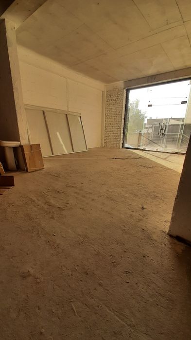 Срочно продаётся 800м2 нежилой помещения Яккасарой