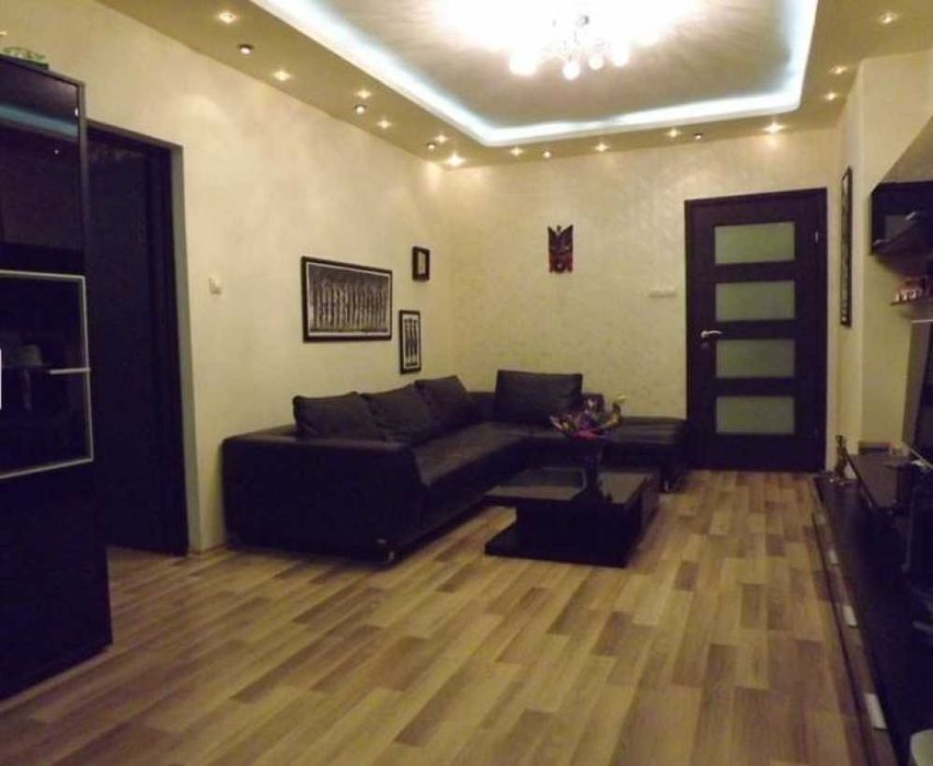 Продава се Тристаен апартамент в София, Толстой - 90 кв.м за 1887 €/кв.м - Снимка #1