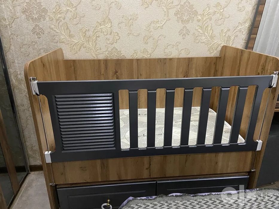 Детская кровать качалка с полками (70 на 125)