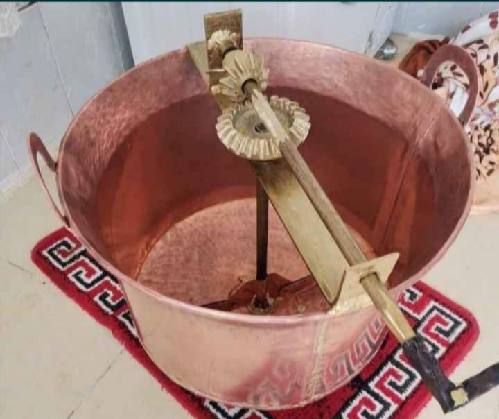 Vand caldare de facut dulceata la capacitatea de 70 litri cu grosimea