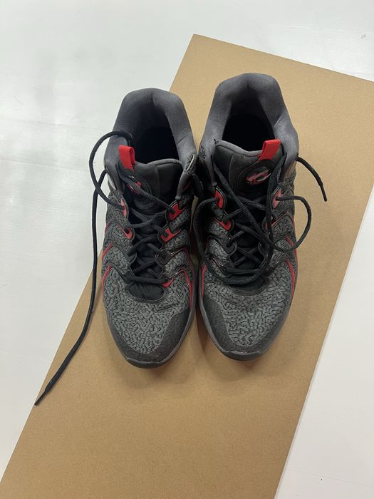 KD 17 Black and Red