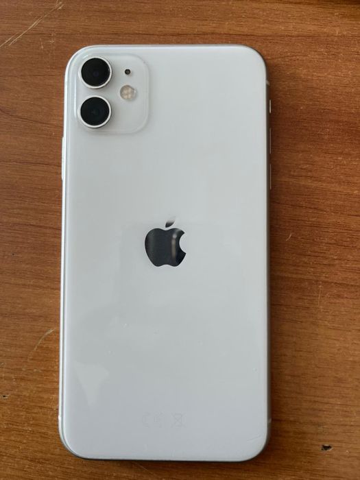 iPhone 11 в хорошем состоянии