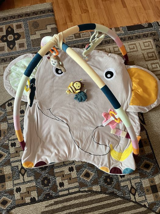 Vand centru de activitati bebe