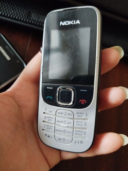 2 телефона за части