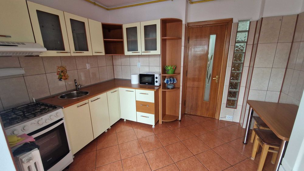 3 camere Casa de cultură