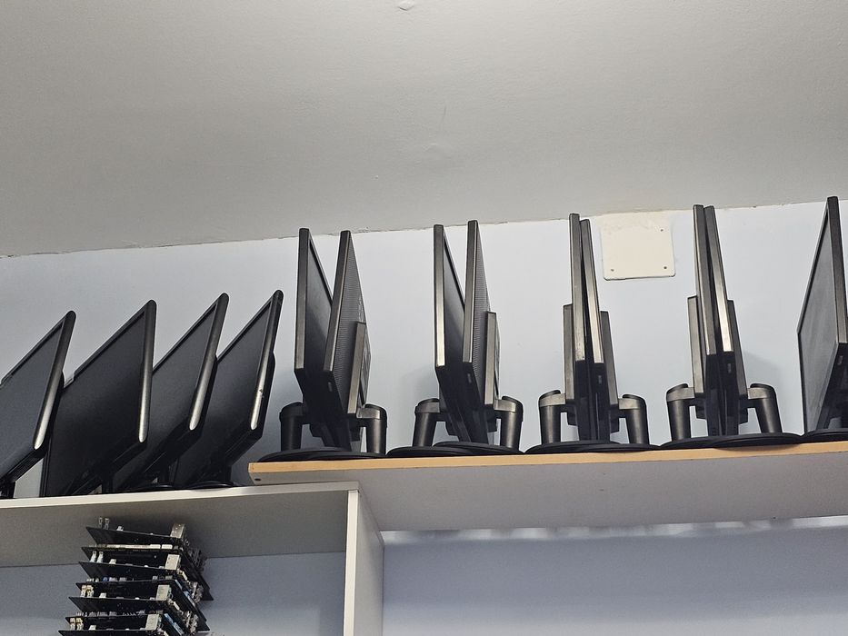 Мониторы от 17 до 27диагонали цены разные