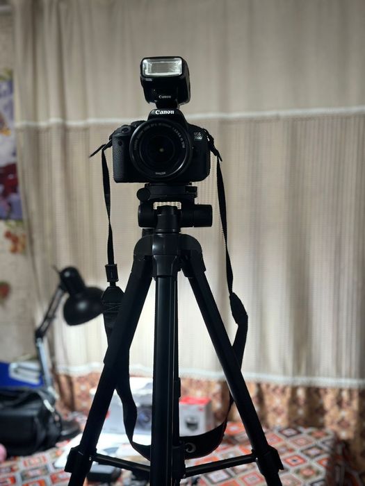 Сonon 700D зеркальный фотоаппарат