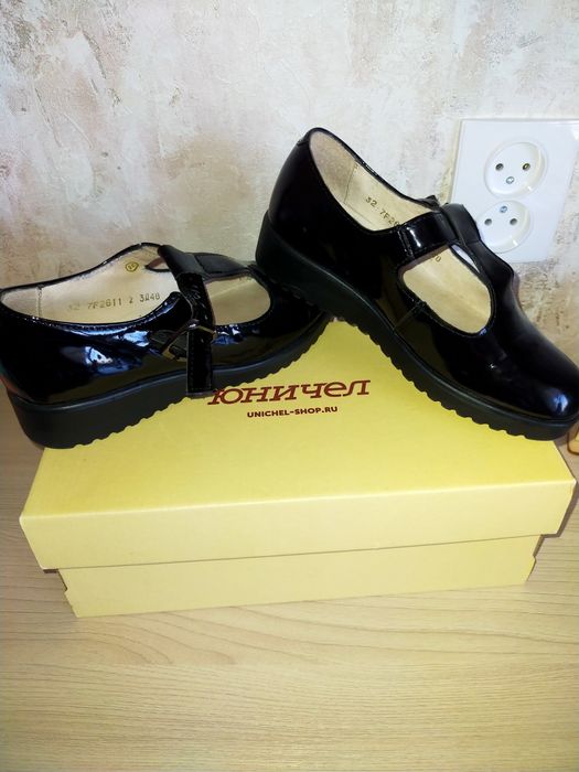 Продам детскую обувь