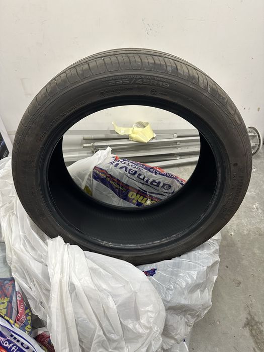 Set Anvelope Vara Primewell 235/45 R19