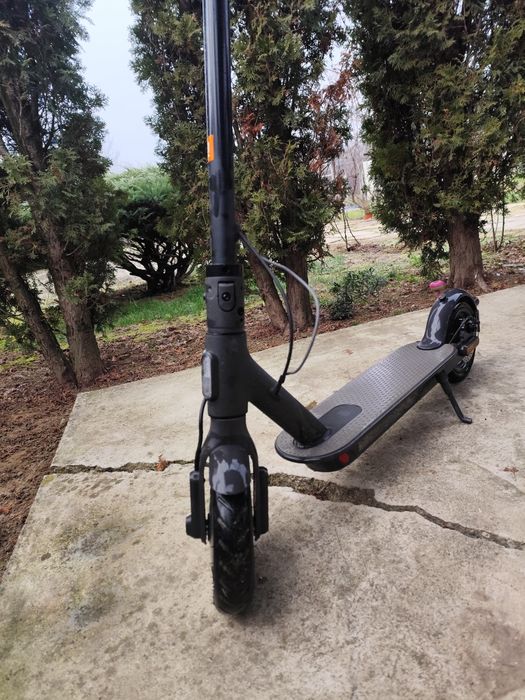 Trotineta Xiaomi essential