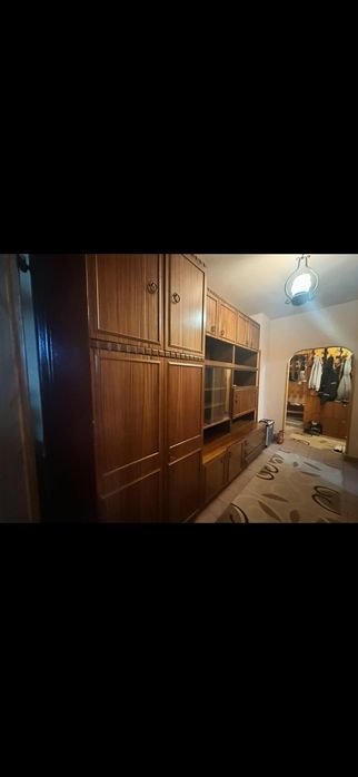 Продава се холна секция
