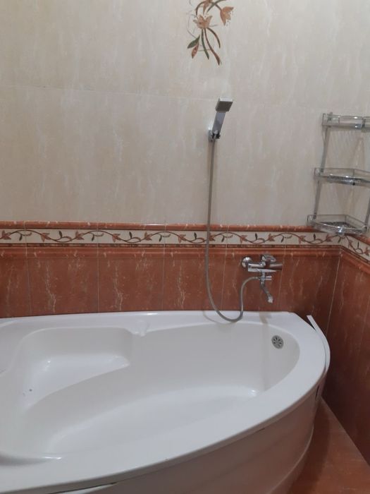 Сдаю участок не большой 110 кв  недорго под жилье или офис  .