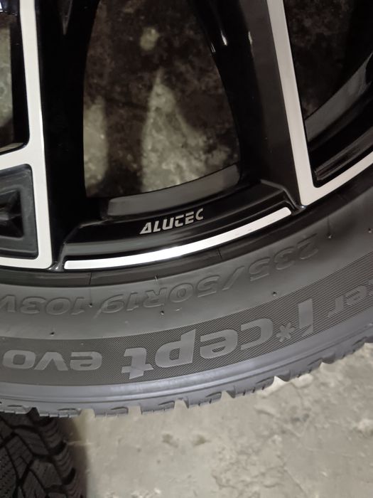 Set jante aliaj prindere 5x114.3 et 50 cu anvelope iarna 235/50/19 kia Hyundai mazda Renault Nissan