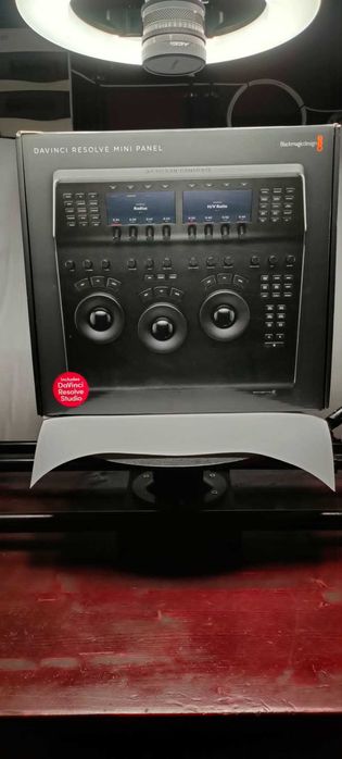 Blackmagic Design DaVinci Resolve Mini Panel + Licenta Software Resolve Studio