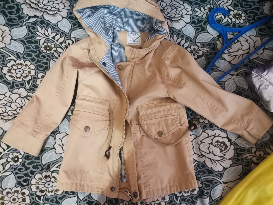 Продам детские куртки