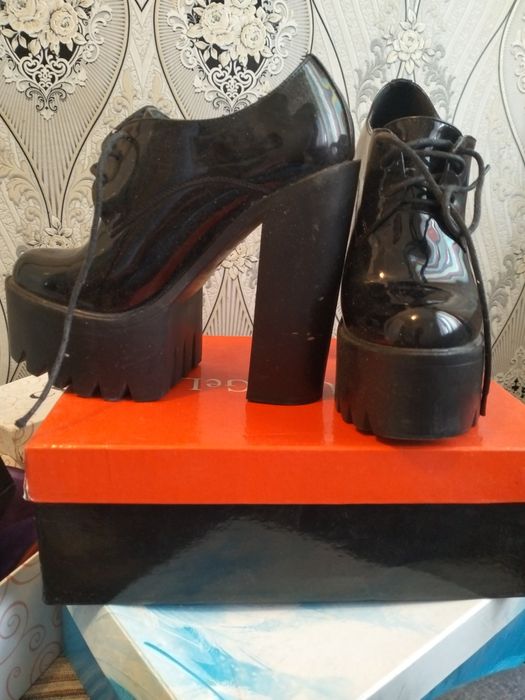 Туфли, по 5000 т