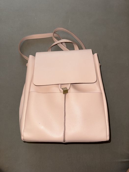 Кожена раница на Zara