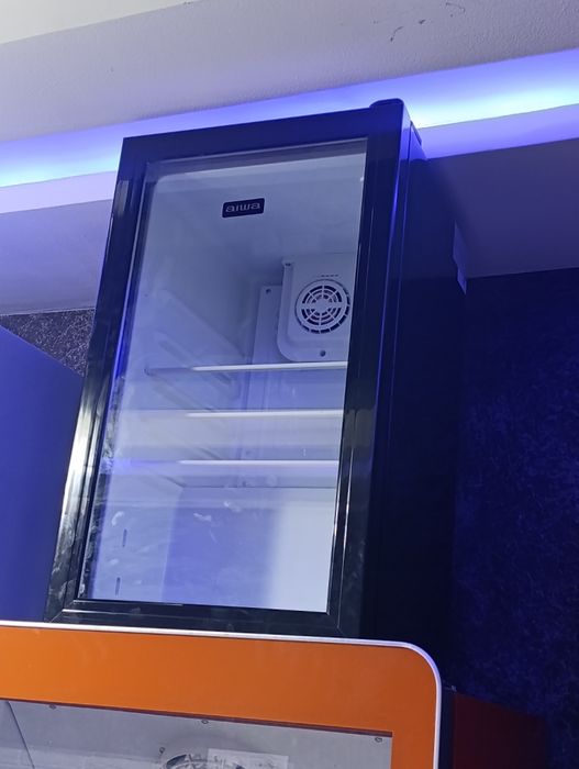 Черный красавец от AIWA: Компактный воздушный холодильник (65 л)