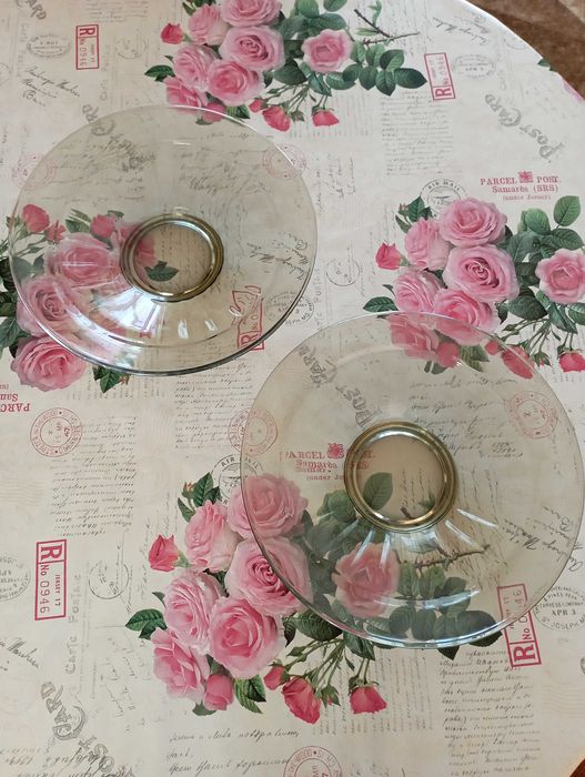 Нови и използвани чинии и купи