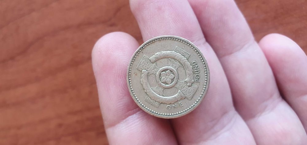 Vand moneda  Elizabeth 2  (1996) detalii pe Wats App.