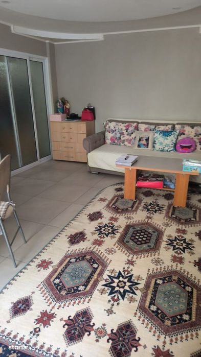Apartament La Cheie cu 2 camere, zona Garii, parter cu balcon.
