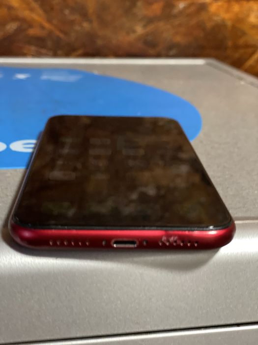 Продам или обмен iPhone XR 64 ГБ