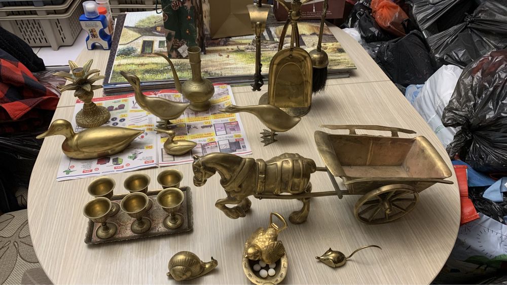 Бронзови фигурки различни