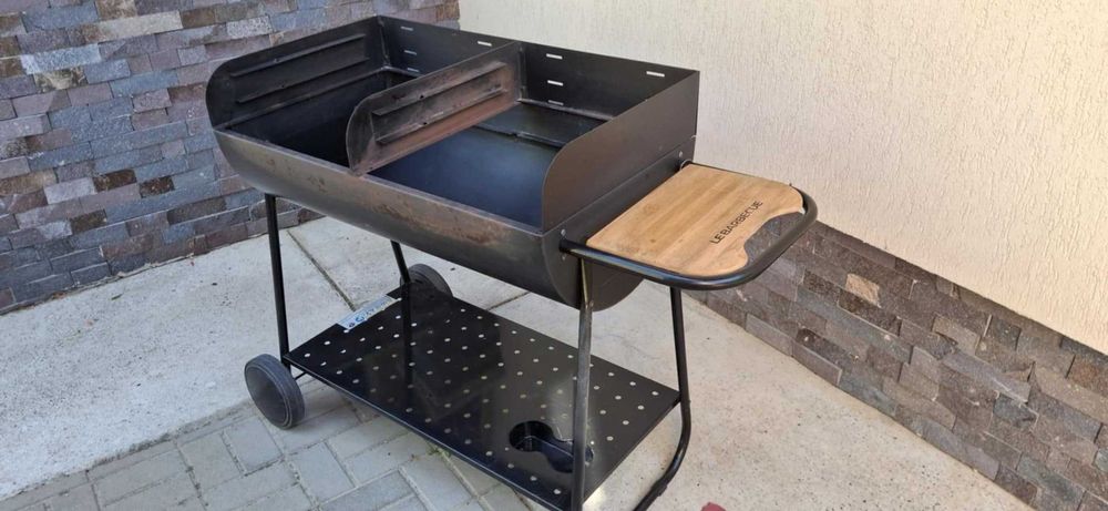 Grătar cu cărbune de tip dual-chamber LEBARBECUE