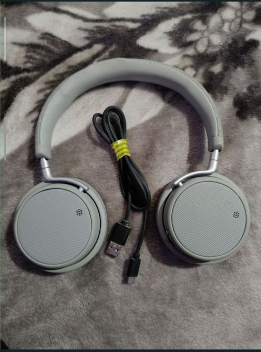 Vând căști Bluetooth Nomads WEARone cu Active Noise Cancelling (ANC).