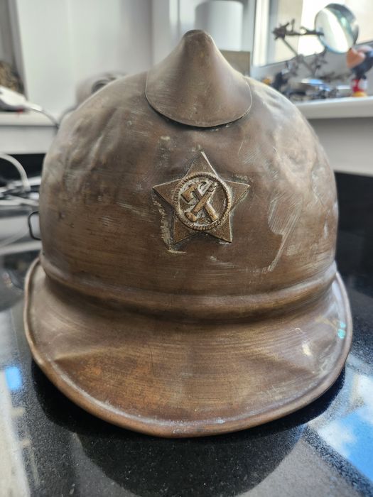 Винтидж пожарникарска каска