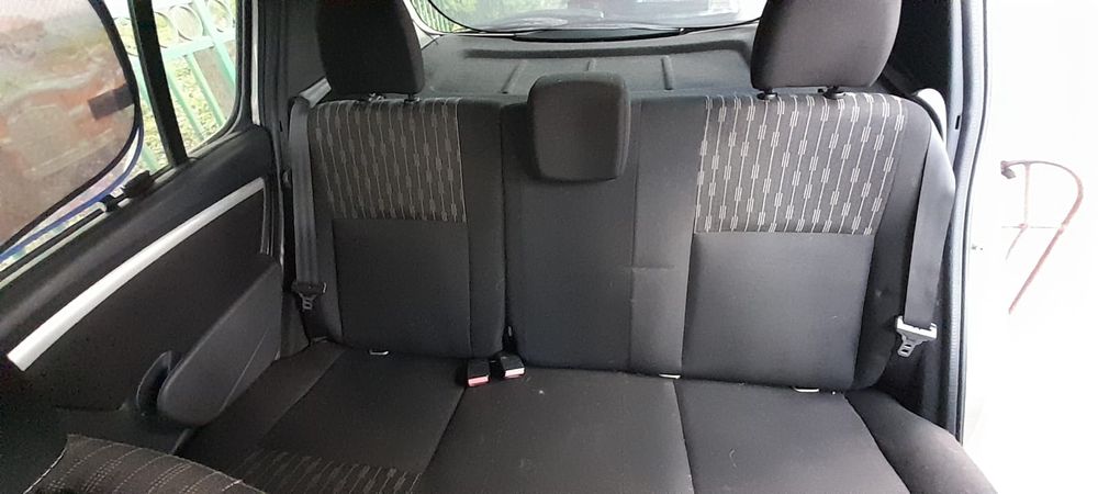 Dacia sandero berlina hatchback