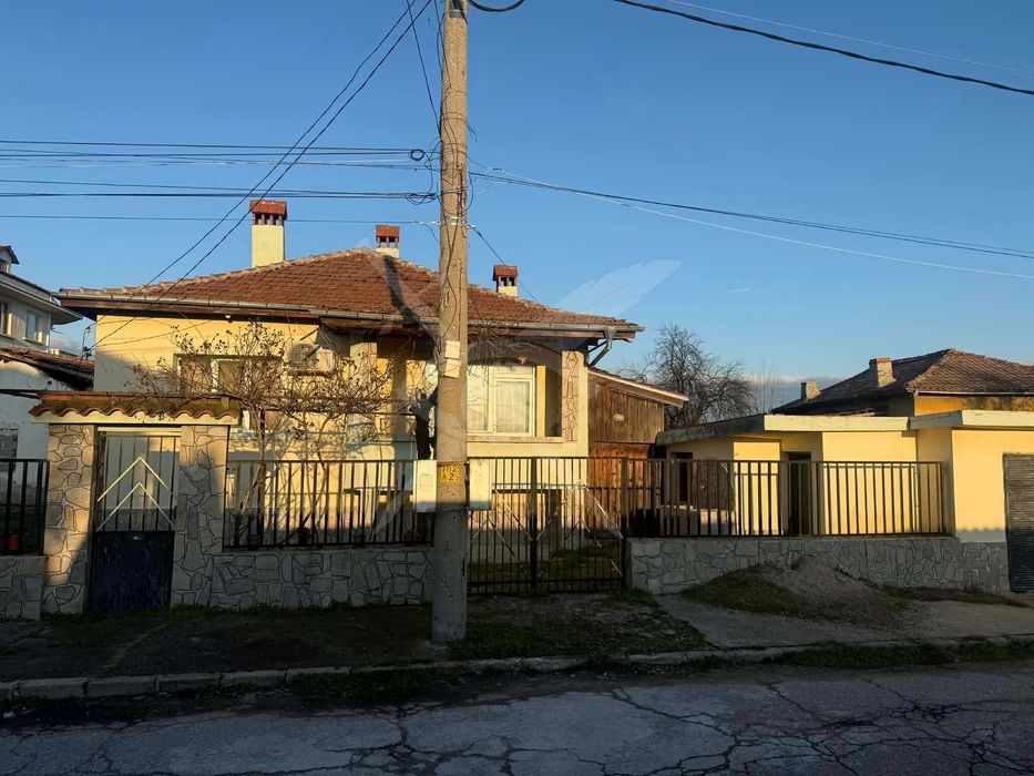 Продава се Къща в Първомай - 240 кв.м за 282 €/кв.м - Снимка #11