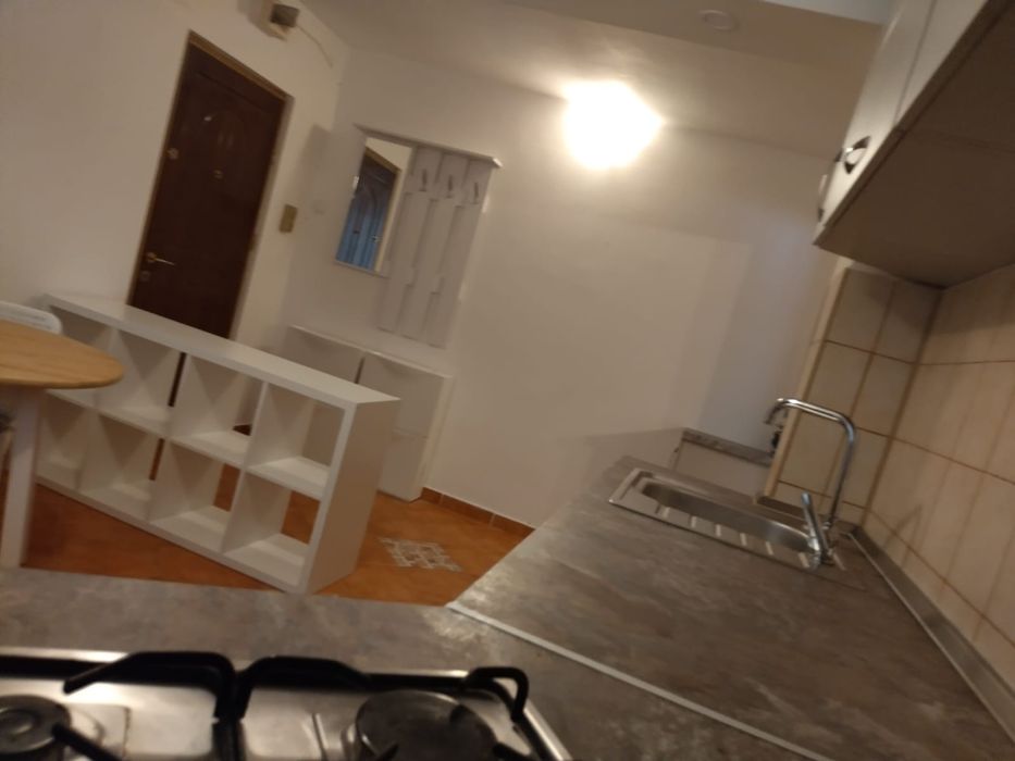 Inchiriez apartament 2 camere Lipovei