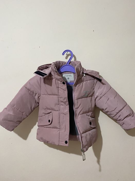 Срочно  куртку  детскую  продам .