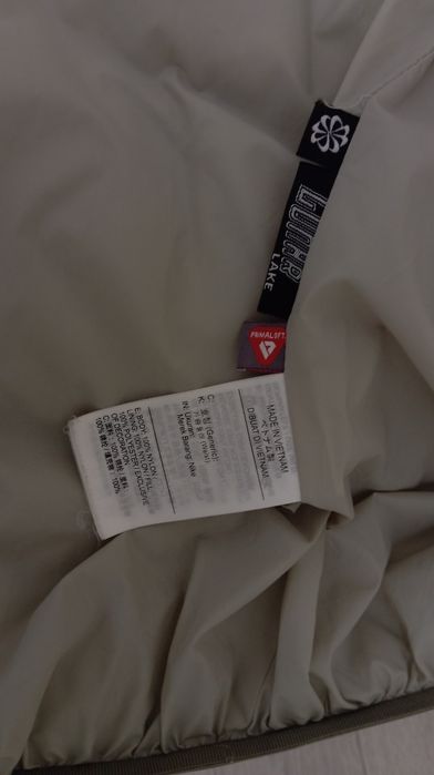 Продам пуховик Nike ACG