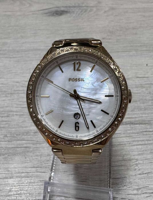 Дамски часовник Fossil Ashtyn BQ3842