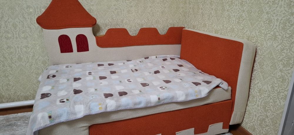 Детская кровать,раздвижная