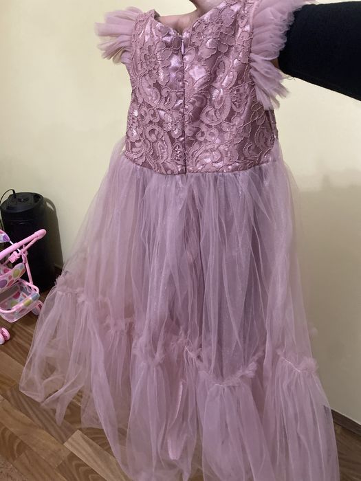 Нарядное платье для девочки