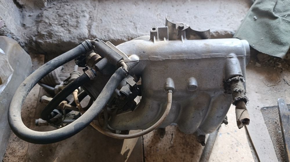 Впускной дроссель форсунки