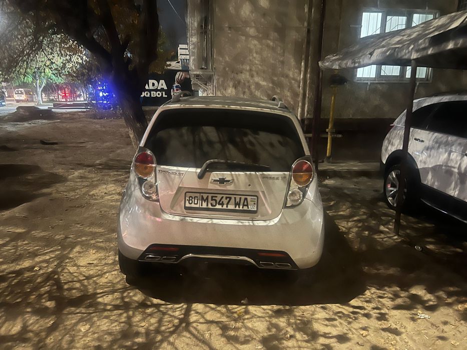 Chevralet spark sotiladi