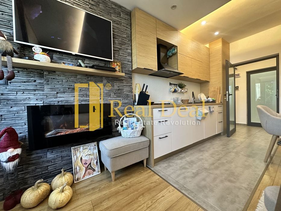 Продава се Тристаен апартамент в София, Толстой - 65 кв.м за 2231 €/кв.м - Снимка #1