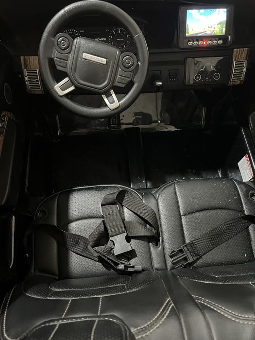Продам детский электромобиль  RANGE ROVER