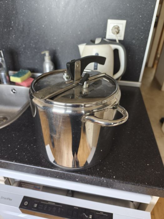 Тенджера под налягане