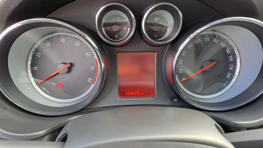 Vand Opel insignia 1.6 benzina turbo