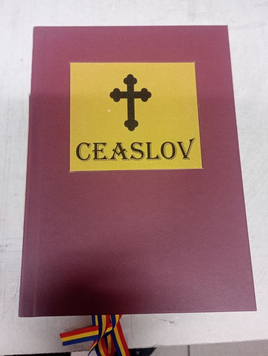 Leg cărți și paspartou