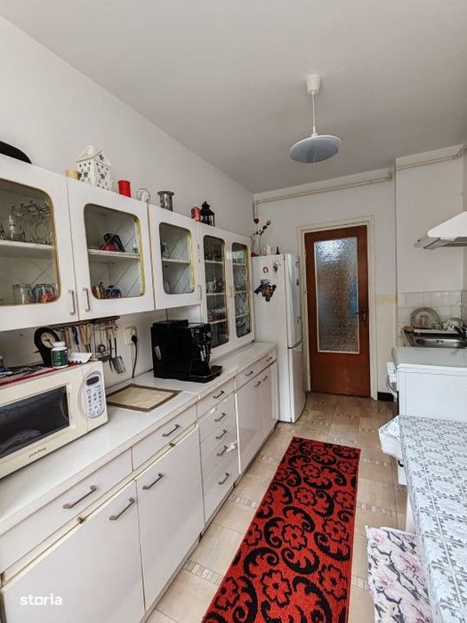 Apartament 3 camere, garaj, 74 mp, zona Decebal — fotografia 1