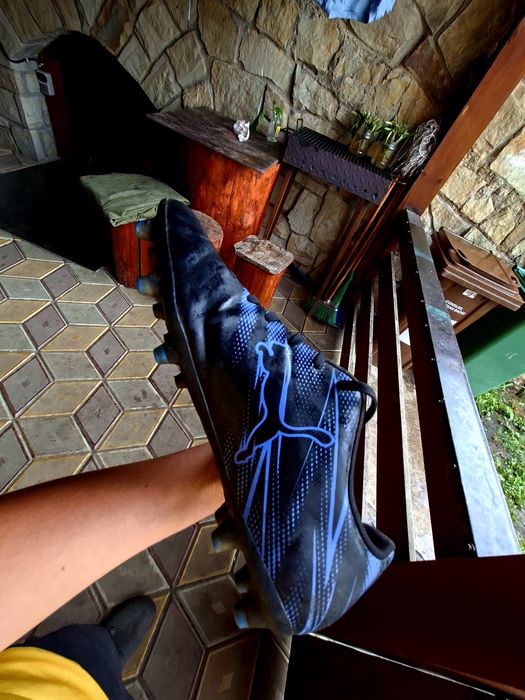 Vand ghete de fotbal puma